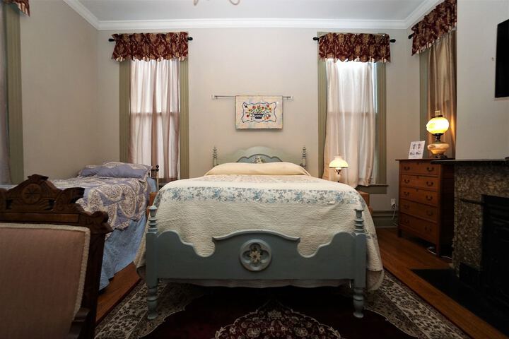 Room 11 of 73