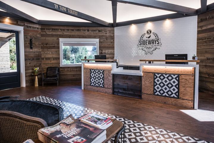 Sideways Inn