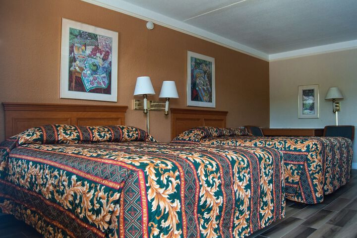 Room 4 of 6