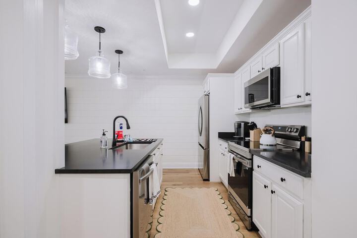 Lowcountry Landing! 3-story Townhouse in Old Towns Promenade