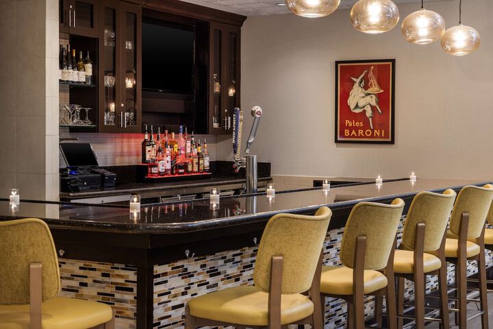 Lounge 42 of 47