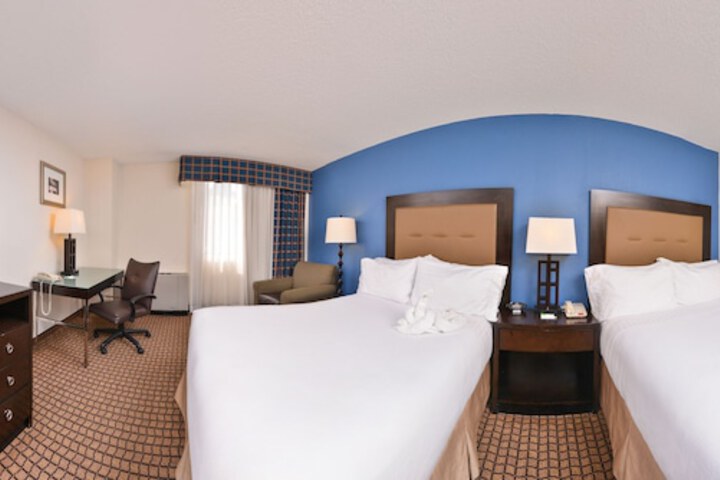 Ramada Plaza by Wyndham Sheridan Hotel & Convention Center