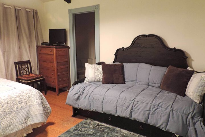 Room 30 of 99