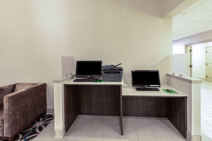 Business Center 41 of 41