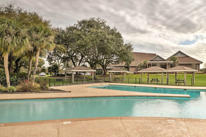 Diamondhead Condo - Marina Pool Access & Golfing!