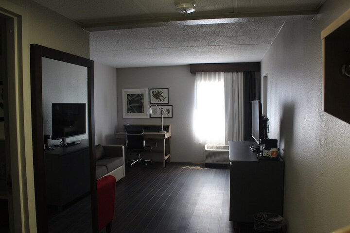 Room 30 of 36