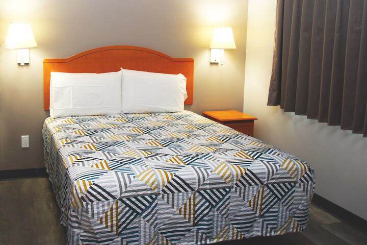 Room 25 of 32