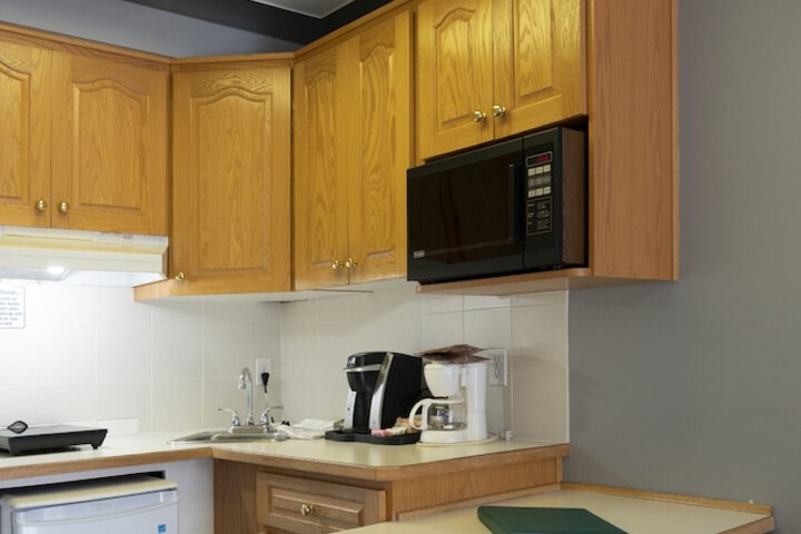 Tiki Shores Inn & Suites