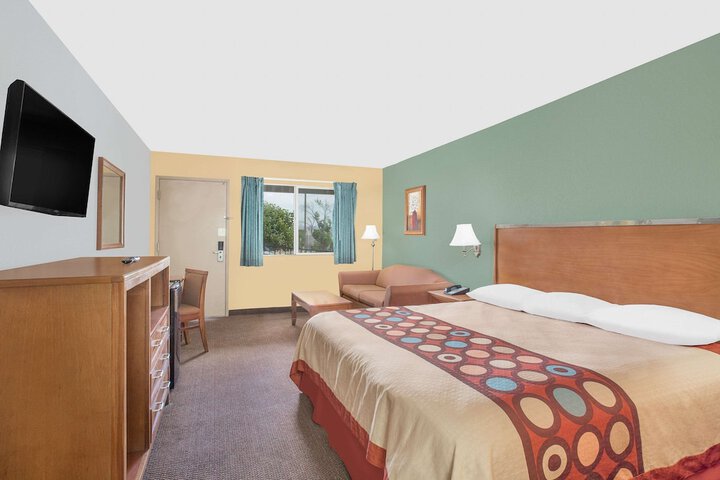 Room 42 of 50