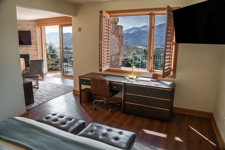 Garden of the Gods Resort and Club