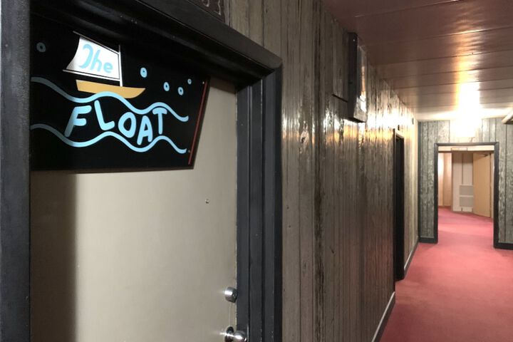 Room 83 of 334