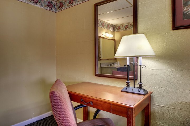 Room 6 of 21