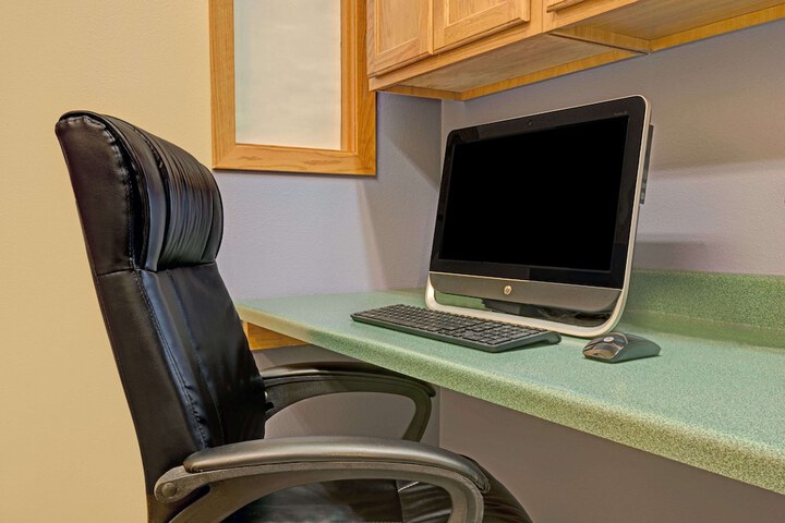 Business Center 14 of 14