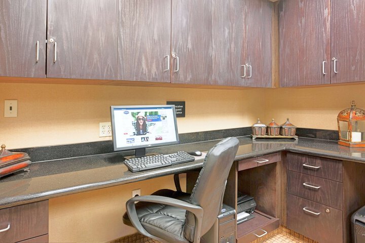 Business Center 76 of 76
