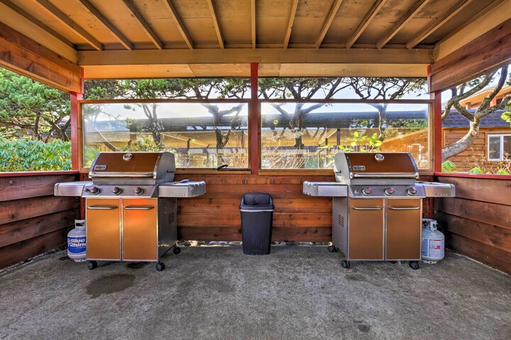 Lincoln City Oceanfront Condo Near Lincoln Beach!