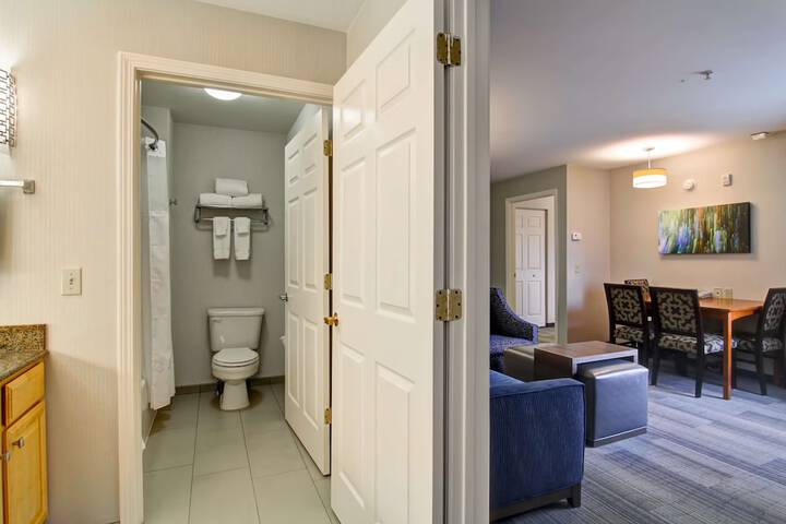 Room 17 of 41