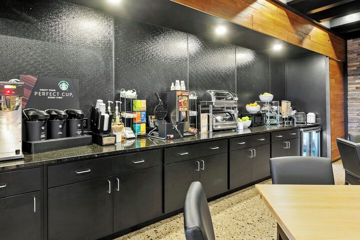 Breakfast/Coffee Service 77 of 99