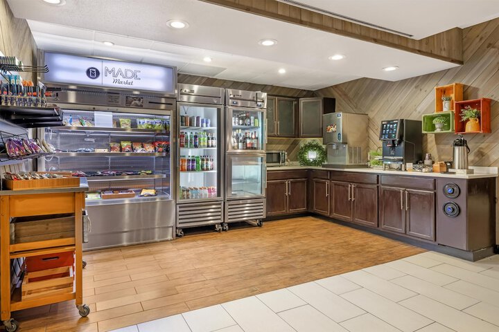 Best Western Plus Miamisburg-Dayton Suites Banquets & Hotel