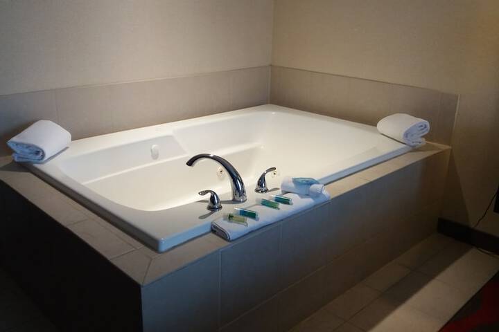 Hot Tub 99 of 99