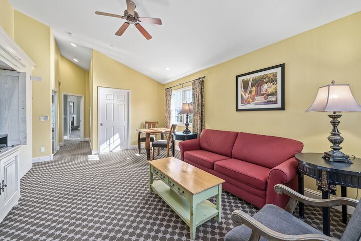 Cambria Pines Lodge