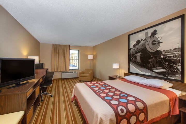 Room 32 of 42