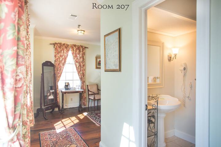 Room 112 of 170