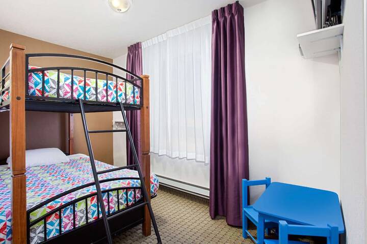 Room 21 of 33
