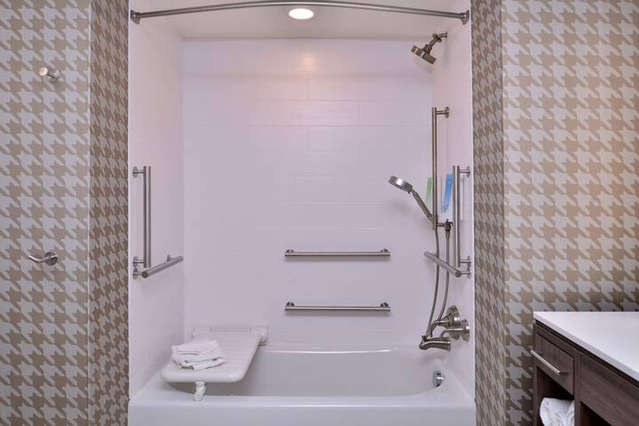 Room 20 of 65