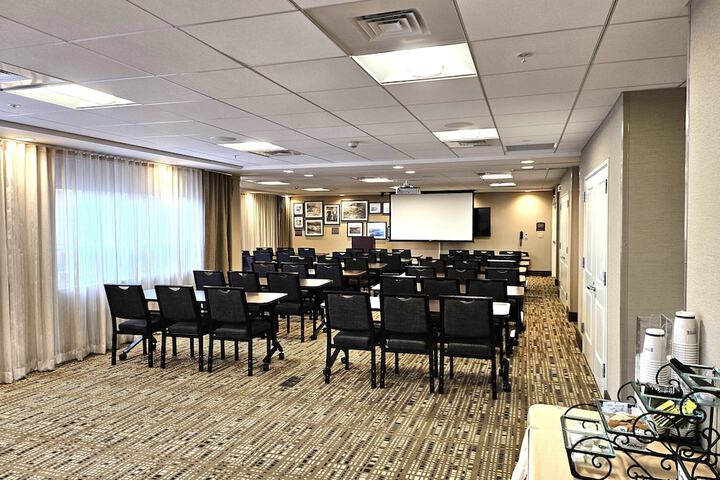 Staybridge Suites Marquette by IHG