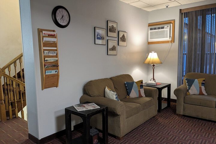 Magnuson Hotel Copper Crown