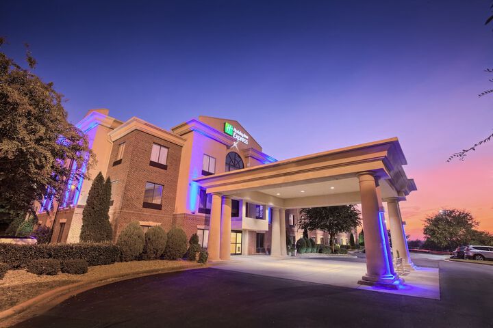 Hotel 4 of 73