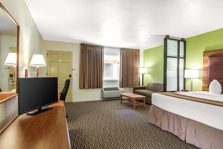 Room 21 of 37