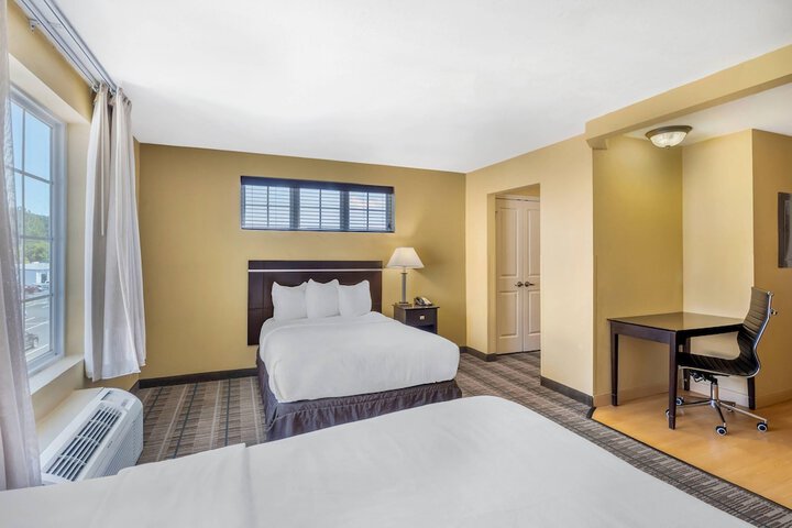MainStay Suites Jacksonville near Camp Lejeune
