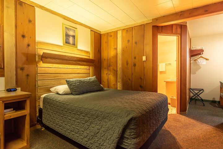 Room 136 of 233