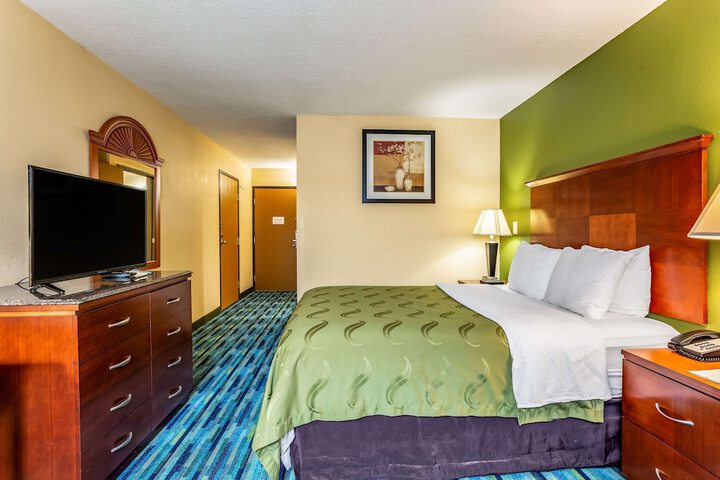 Room 13 of 35