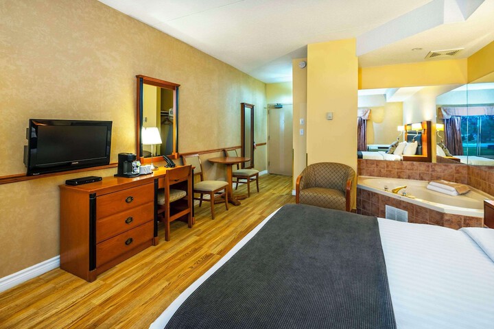 Room 53 of 125