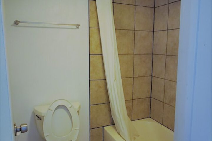 Room 11 of 21