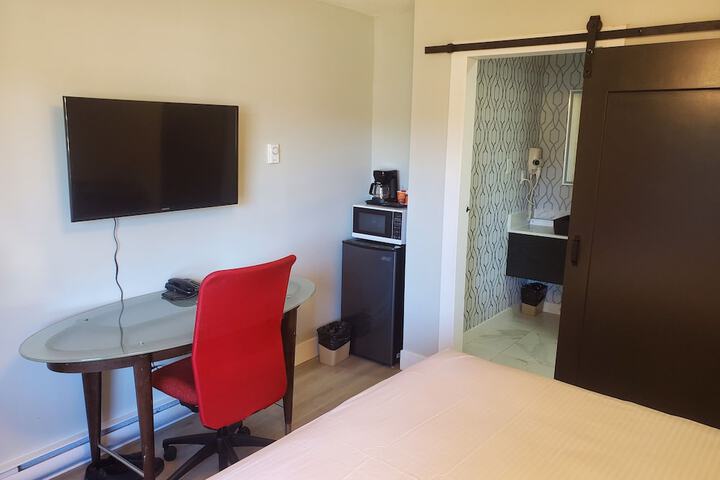 Room 16 of 33