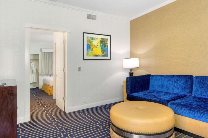 Room 18 of 34