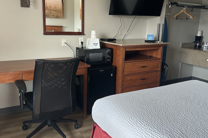 Room 17 of 34
