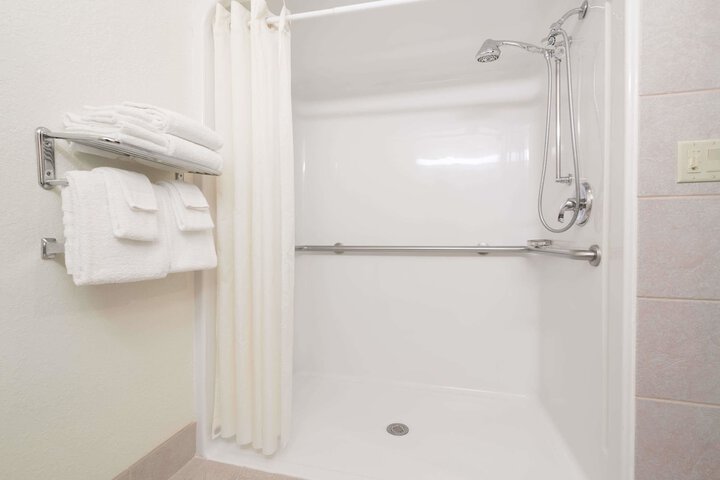 Microtel Inn & Suites by Wyndham Rice Lake