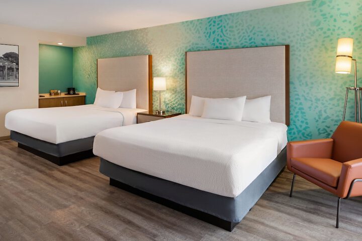 Courtyard by Marriott San Diego Del Mar / Solana Beach