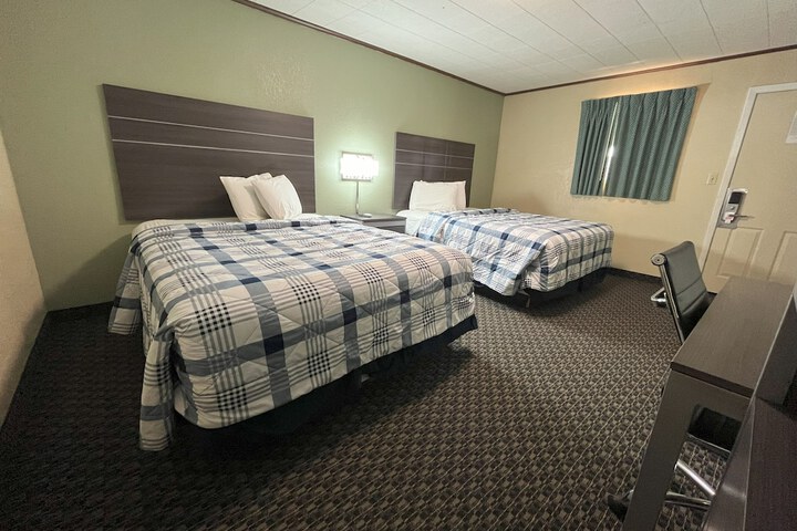 Room 12 of 17