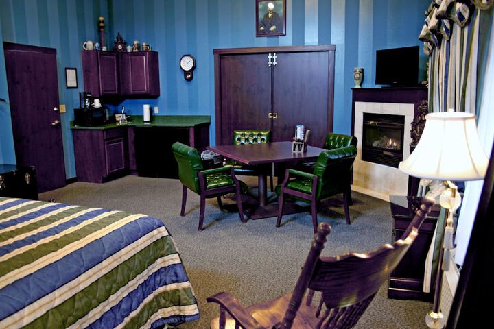 Room 43 of 57