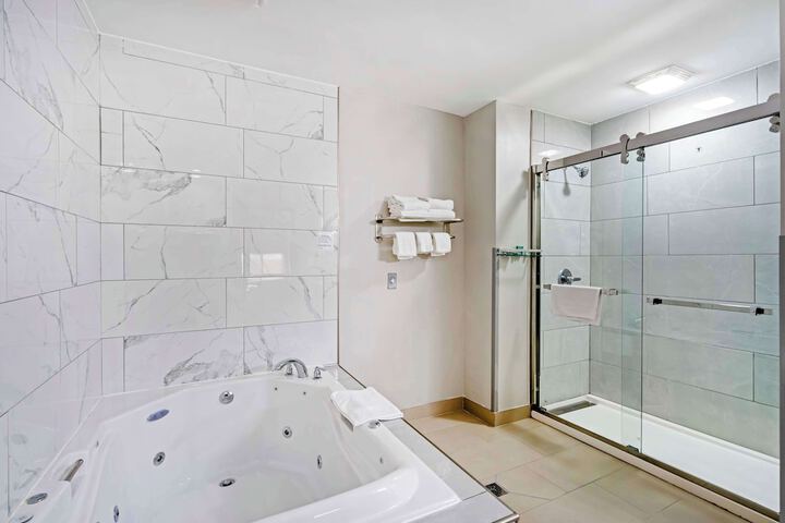 Room 10 of 27