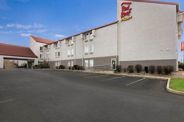 Red Roof Inn PLUS+ Boston - Logan