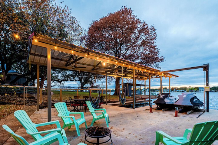 Lake LBJ Waterfront Family-friendly Retreat!
