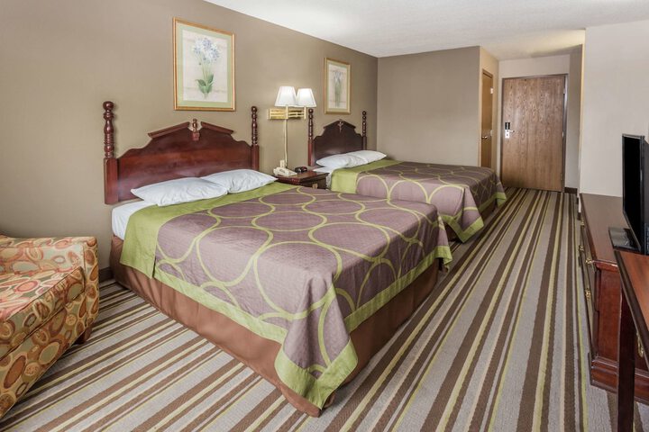 Room 6 of 14