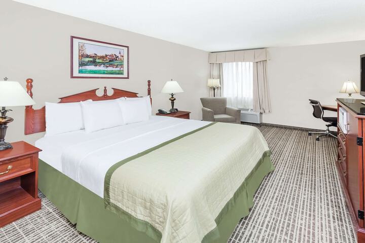 Room 16 of 39