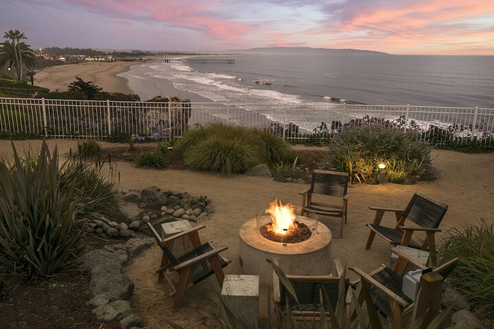 Cottage Inn by The Sea